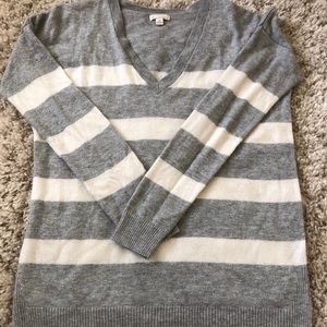 Gap v-neck sweater tunic